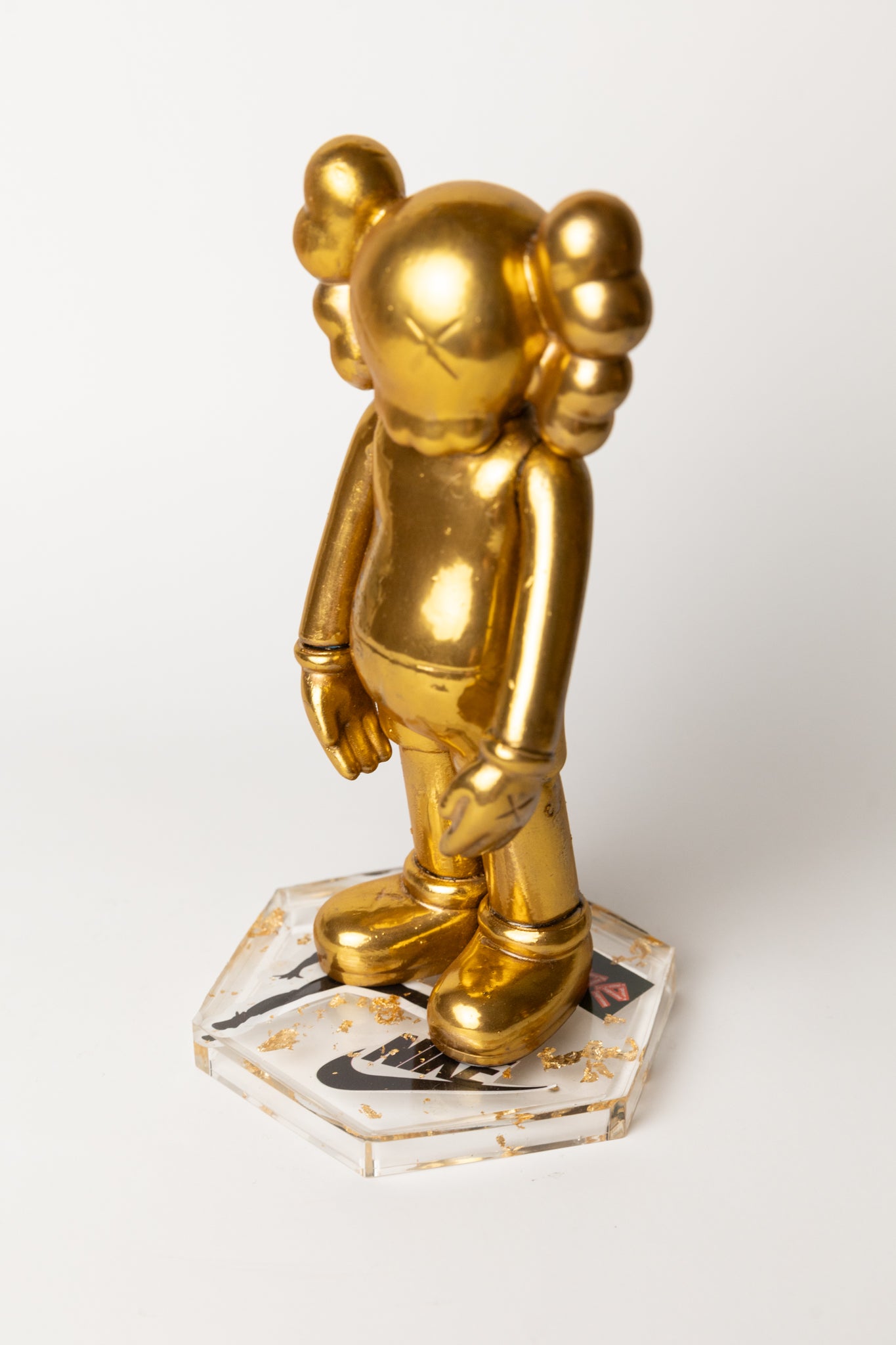 "GOLDEN KAWS"